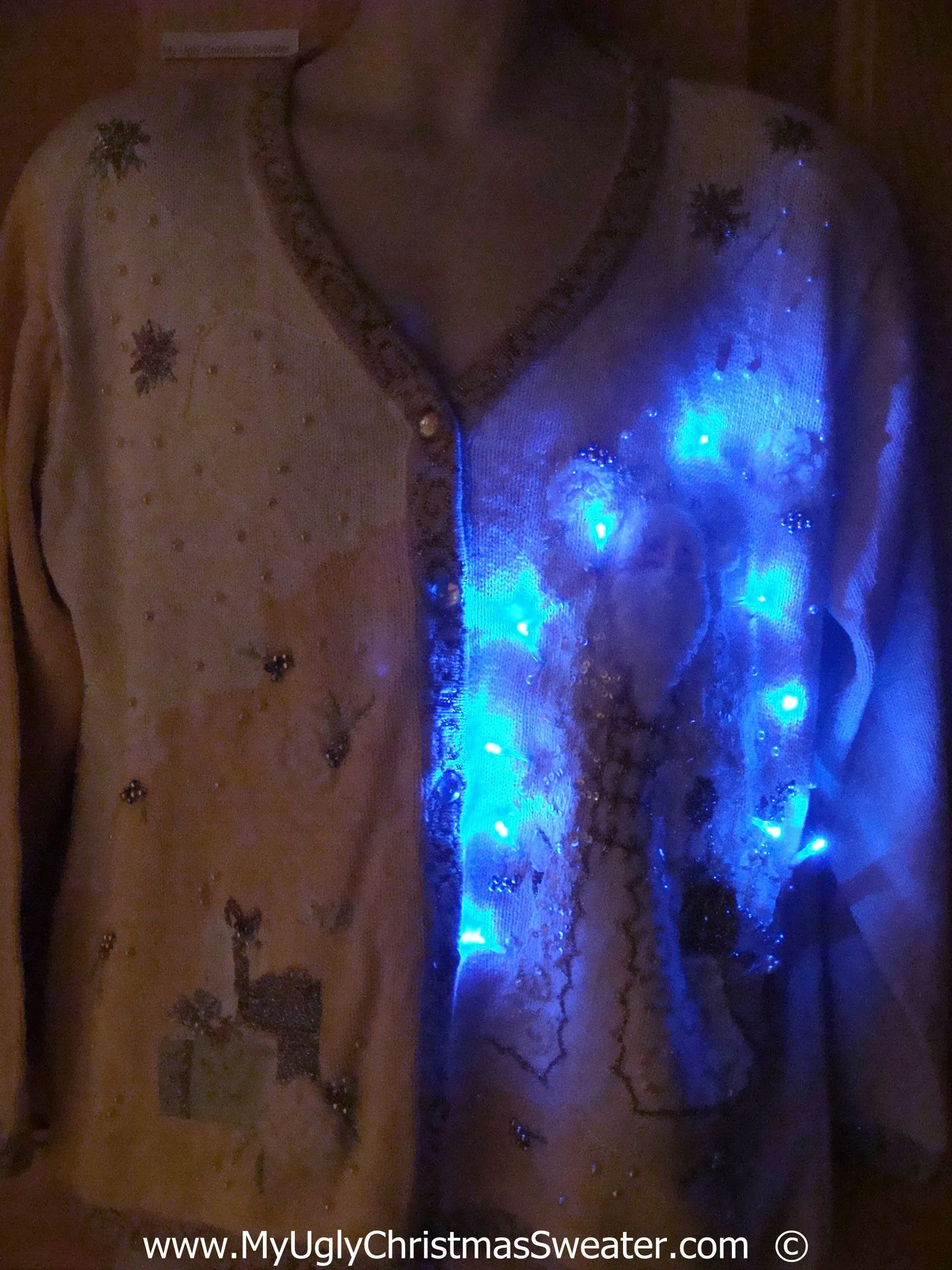 Bling 80s Christmas Sweater with Santa and Lights (g239)