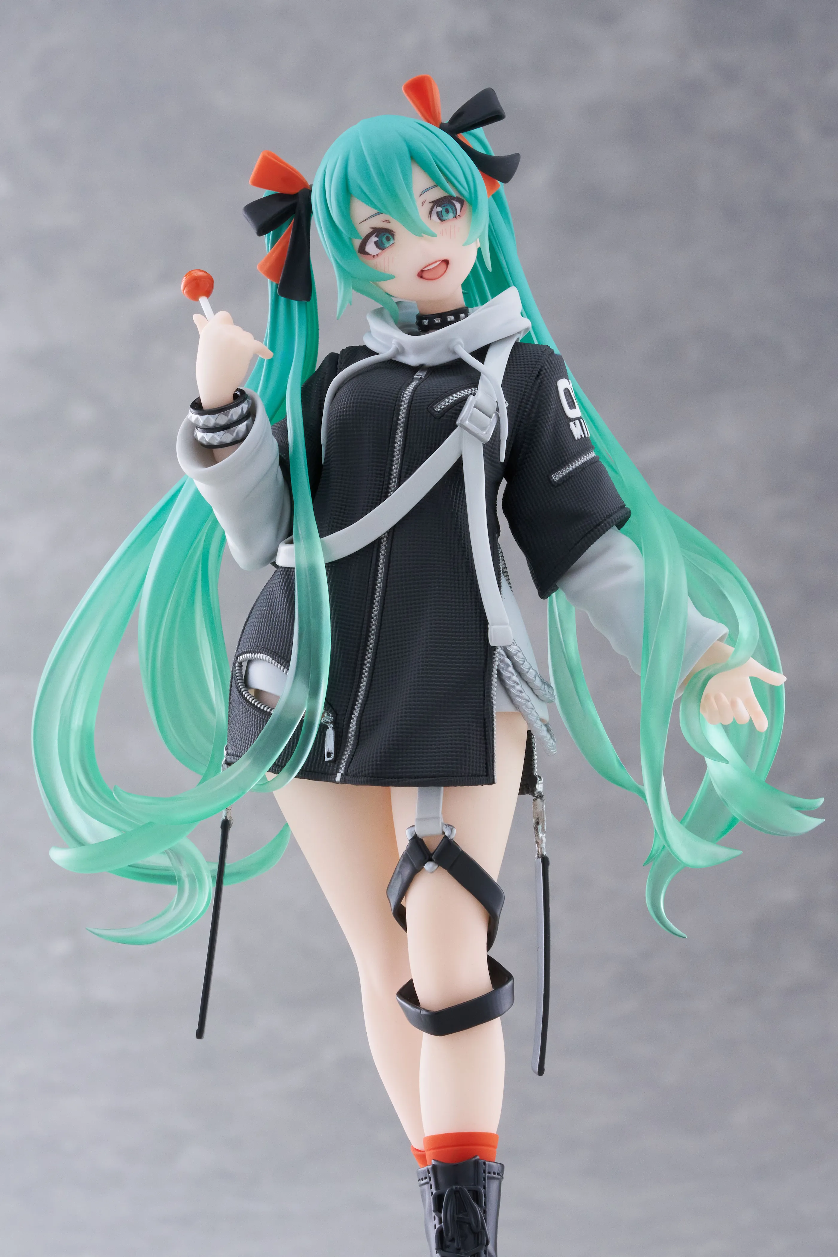Hatsune Miku Figure - Fashion (Punk Ver.)