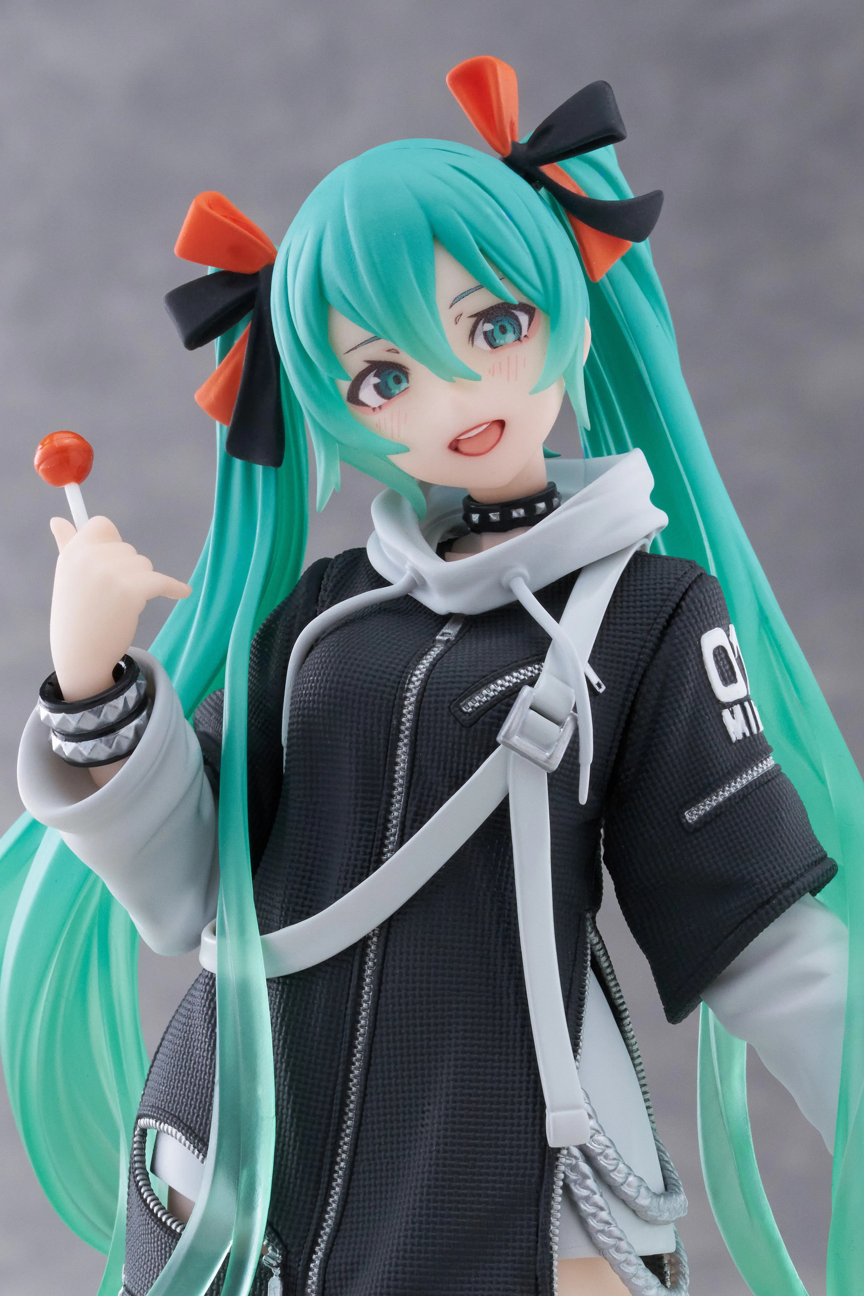 Hatsune Miku Figure - Fashion (Punk Ver.)