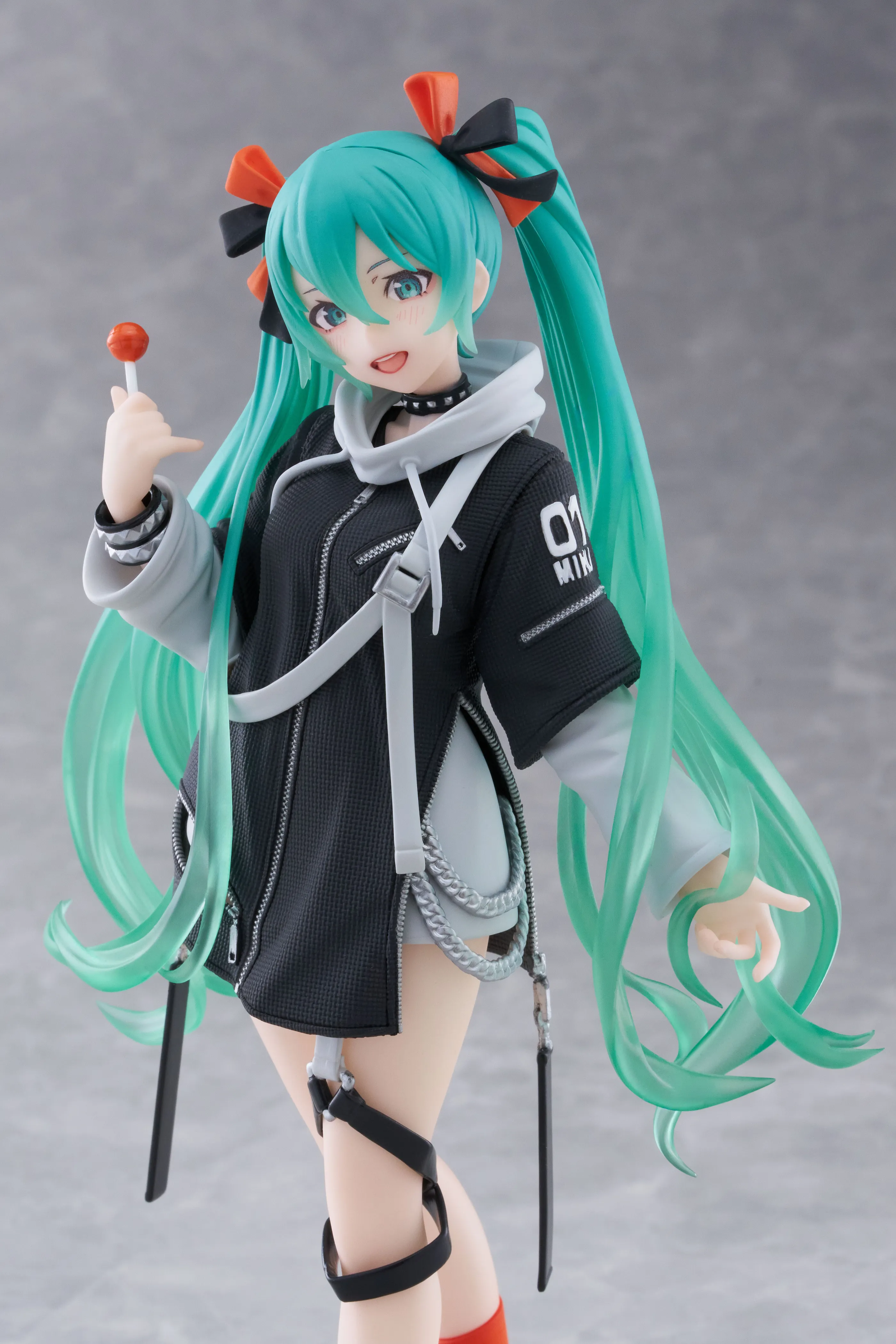 Hatsune Miku Figure - Fashion (Punk Ver.)