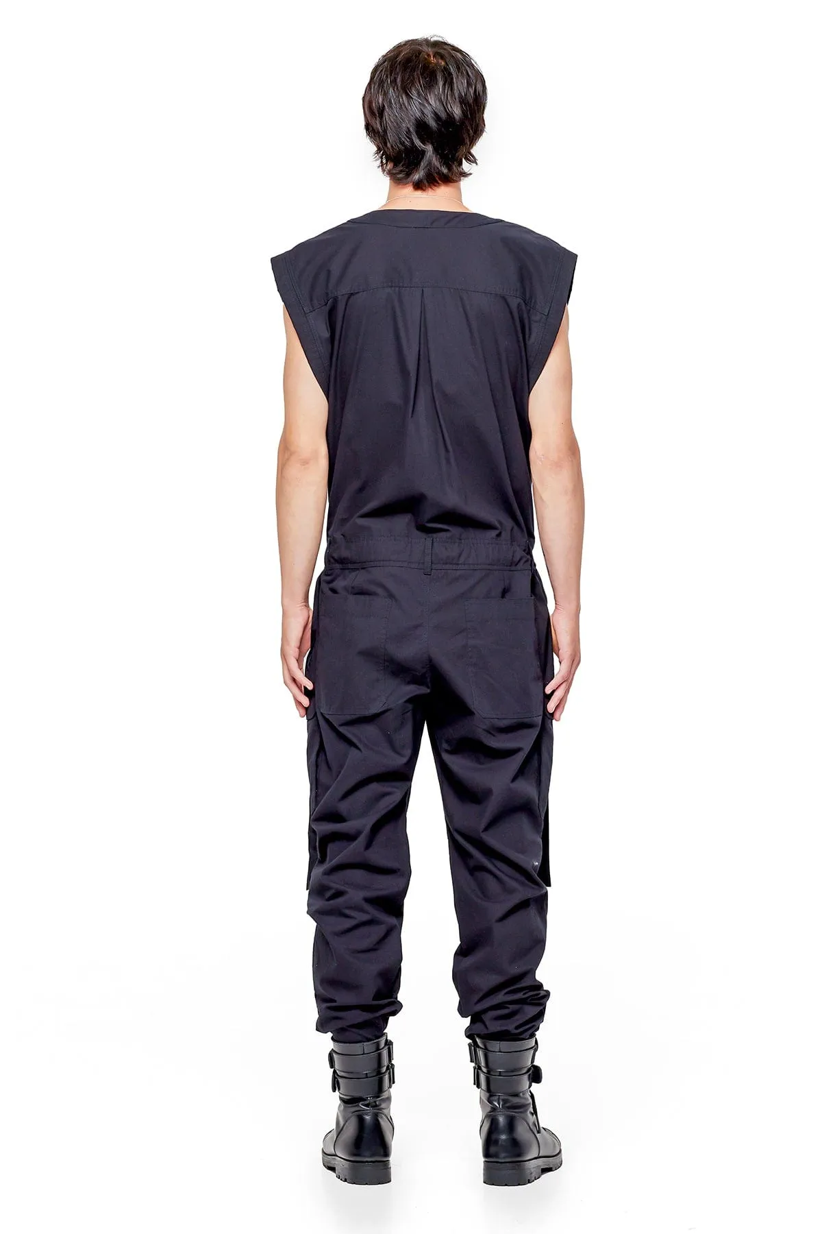 SLEEVELESS JUMPSUIT IN BLACK