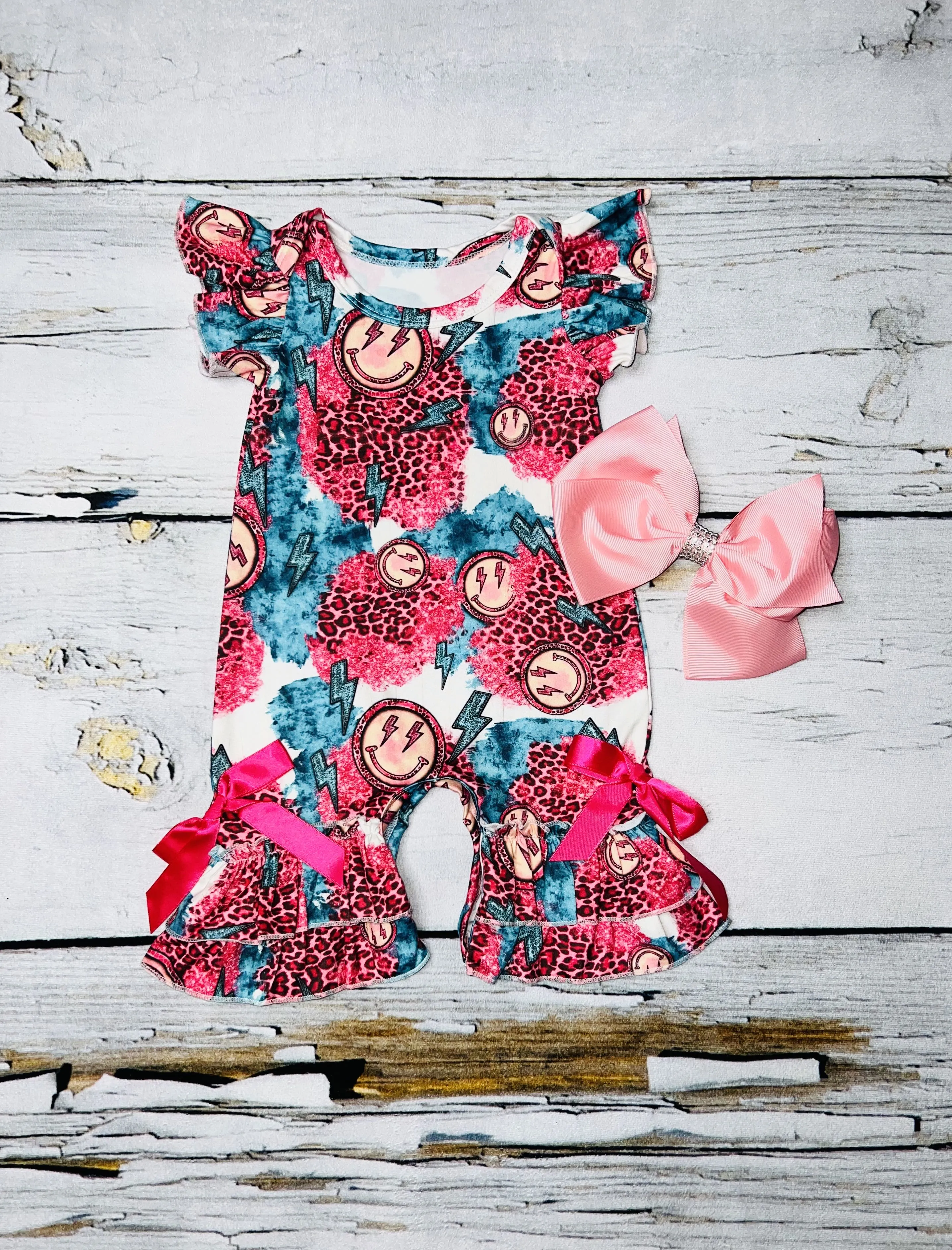 Smiley face w/hot pink cheetah print ruffle baby romper DLH1124-11